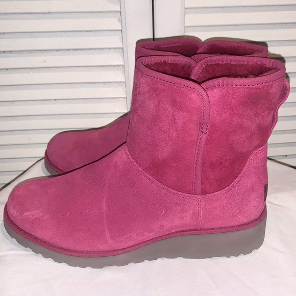 UGG Australia Women's Purple Kristin Suede Wedge Heel Winter Boot US Size 9.5 - Picture 2 of 8